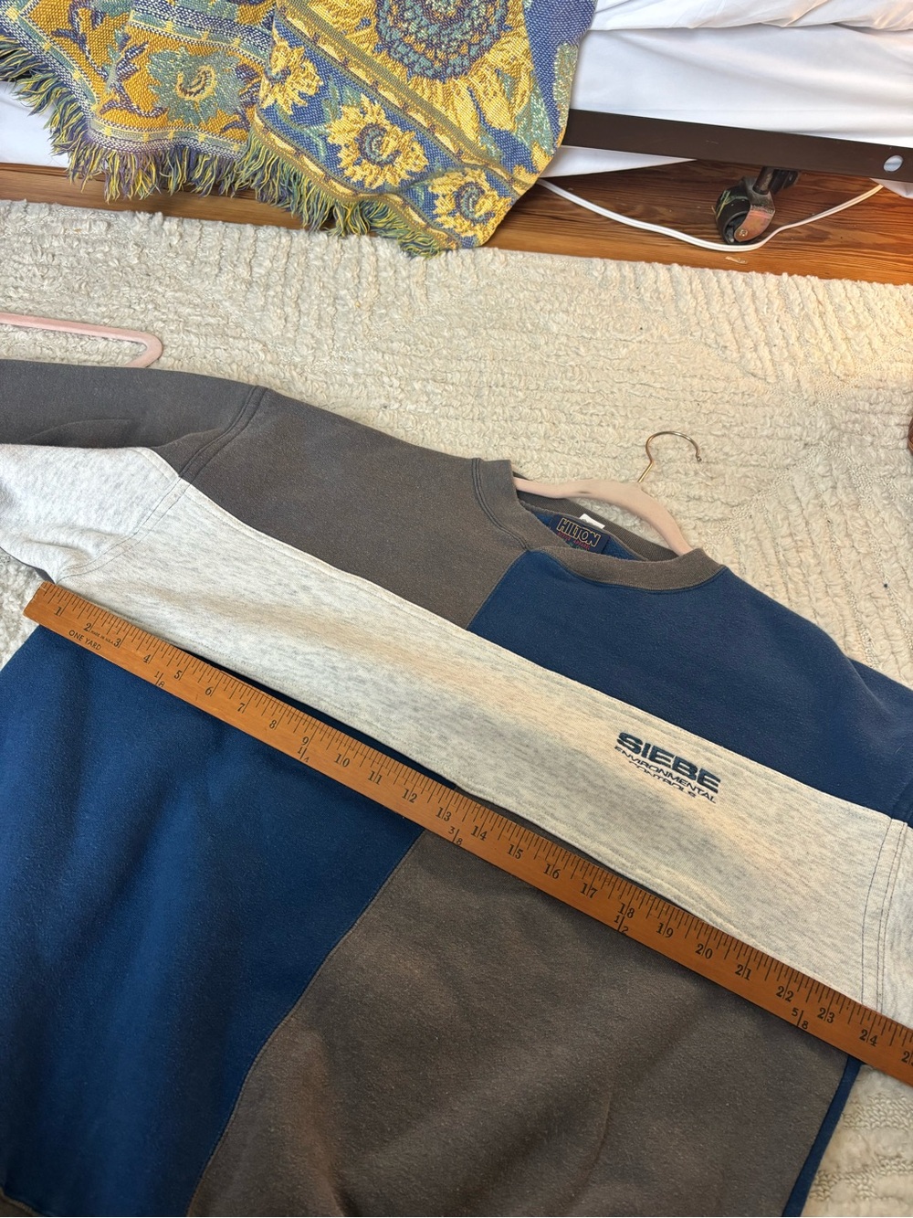Vintage 90s Colorblock Navy & Gray Crewneck Sweatshirt - Picture 7 of 8